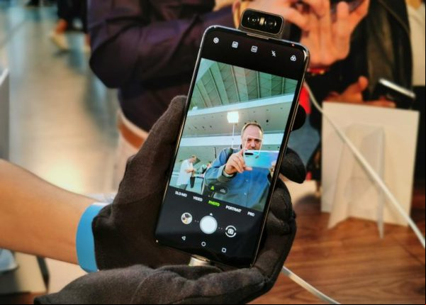 ZenFone 6: ASUS se reinventa con Android y cámara con tapa