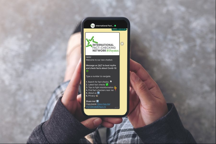 Así funciona el primer bot verificador de noticias de WhatsApp